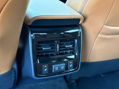 Used 2020 Toyota Avalon Limited w/ Advanced Safety Package FWD image 23