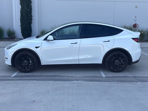Used 2021 Tesla Model Y Long Range AWD/4WD image 6
