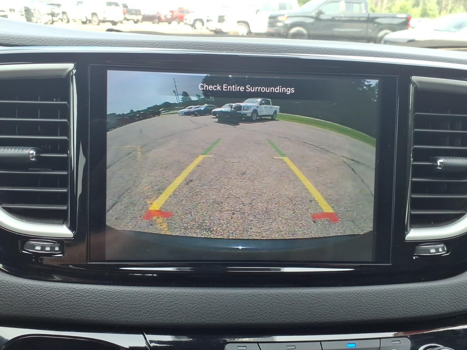 Used 2025 Chrysler Pacifica Select FWD image 5