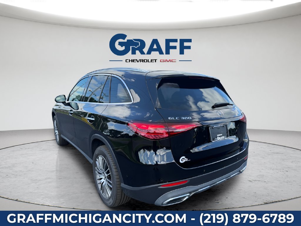 Used 2024 Mercedes-Benz GLC 300 4MATIC image 5