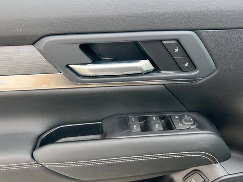 New 2027 GMC Terrain Elevation w/ Elevation Premium Package AWD/4WD image 8