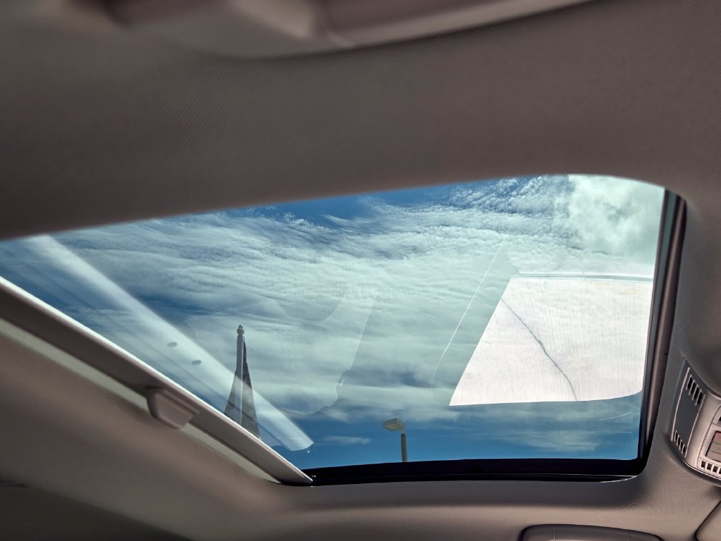 Certified 2024 Volkswagen Jetta SE w/ Panoramic Sunroof Package FWD image 18