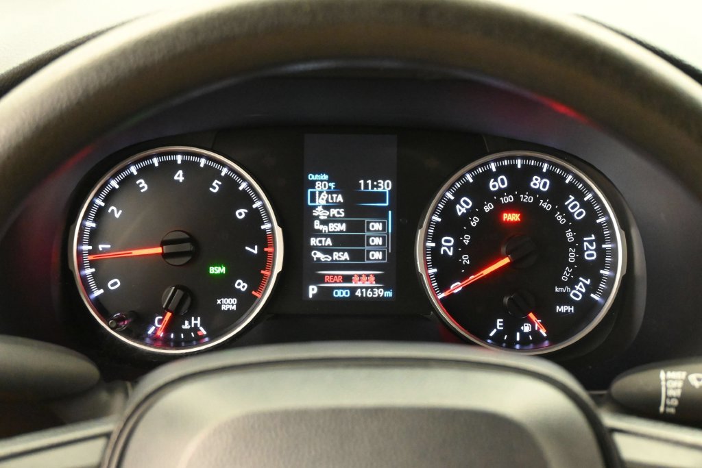 Used 2022 Toyota RAV4 XLE w/ Convenience Package FWD image 8