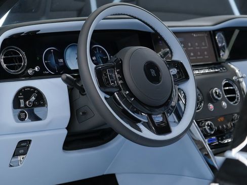 Used 2026 Rolls-Royce Cullinan image 60