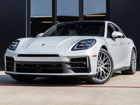 Used 2025 Porsche Panamera image 1