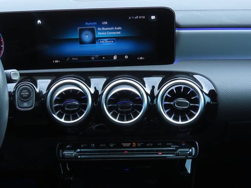 Used 2023 Mercedes-Benz CLA 250 image 8