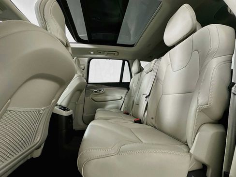 Used 2025 Volvo XC90 T8 Ultra w/ Protection Package Premier AWD/4WD image 23