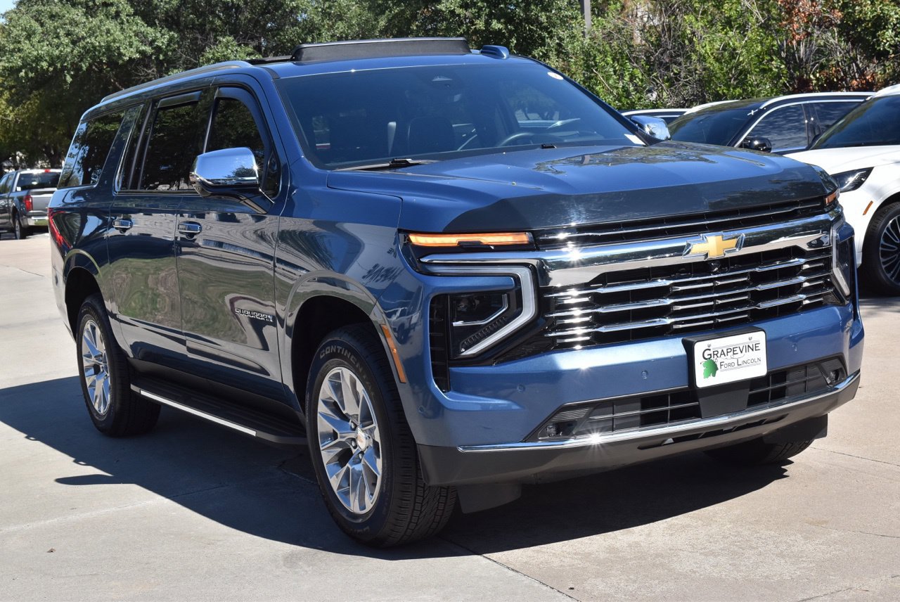 Used 2026 Chevrolet Suburban Premier RWD image 4