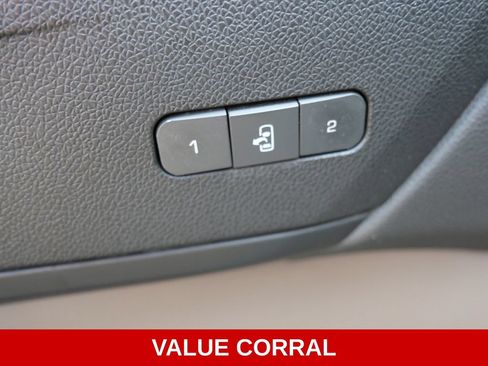 Used 2017 GMC Acadia Limited SLT AWD/4WD image 17