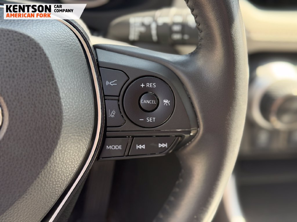Used 2019 Toyota RAV4 XLE Premium w/ Cold Weather Package AWD/4WD image 15