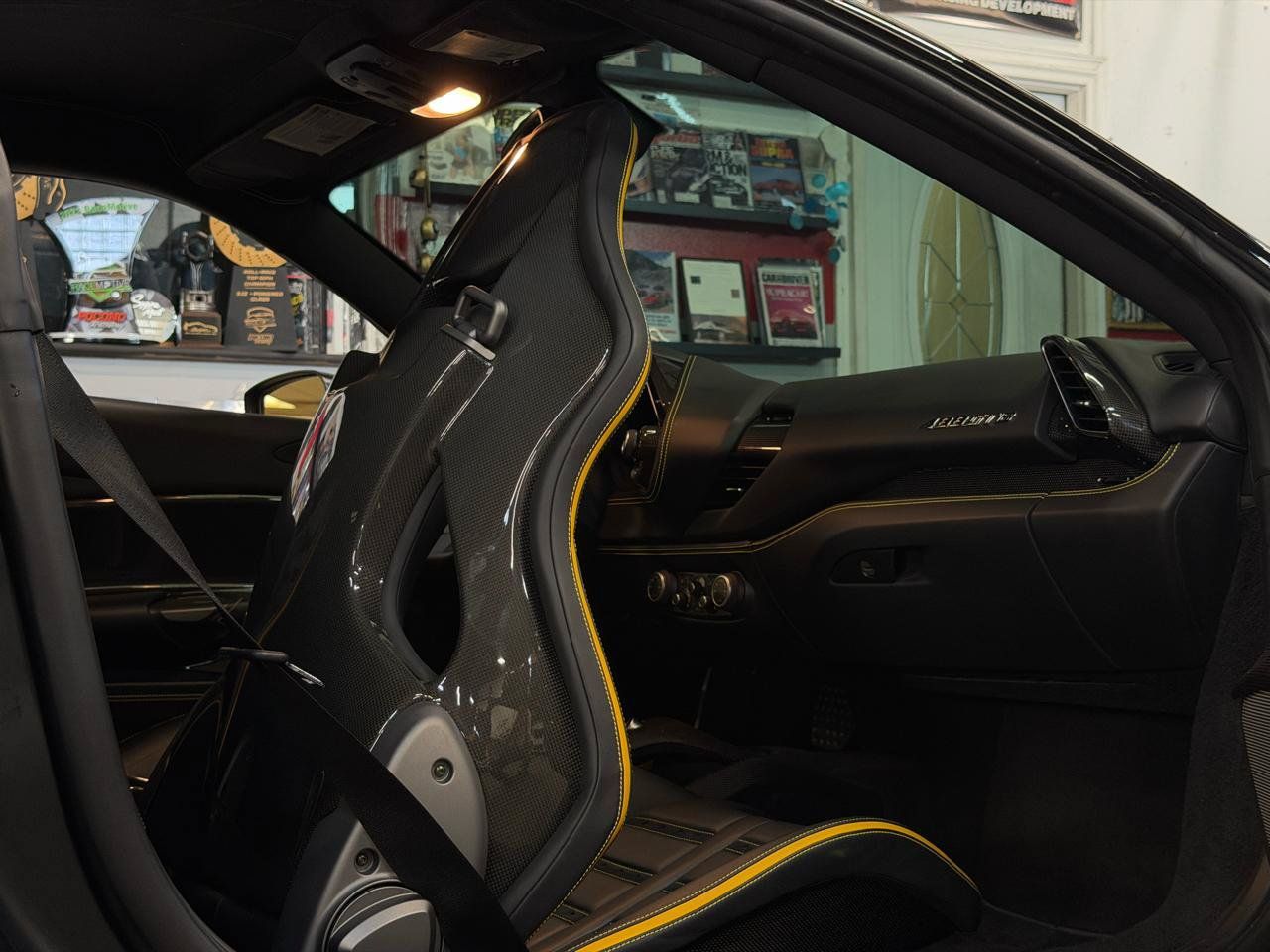 Used 2018 Ferrari 488 GTB RWD image 34