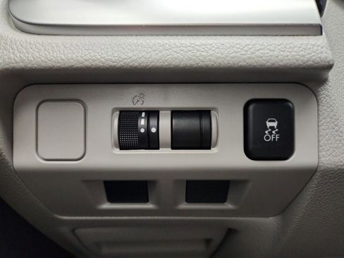 Used 2017 Subaru Forester 2.5i Premium w/ All-Weather Package image 10