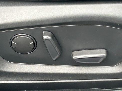 Used 2024 Ford Explorer XLT w/ Equipment Group 202A image 36