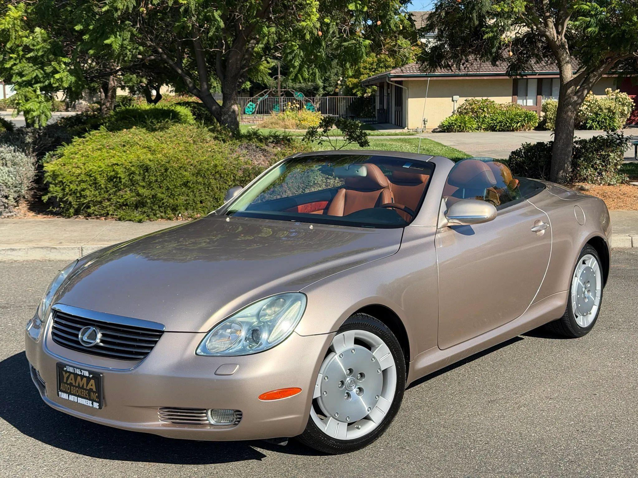 Used 2002 Lexus SC 430 Convertible RWD image 1
