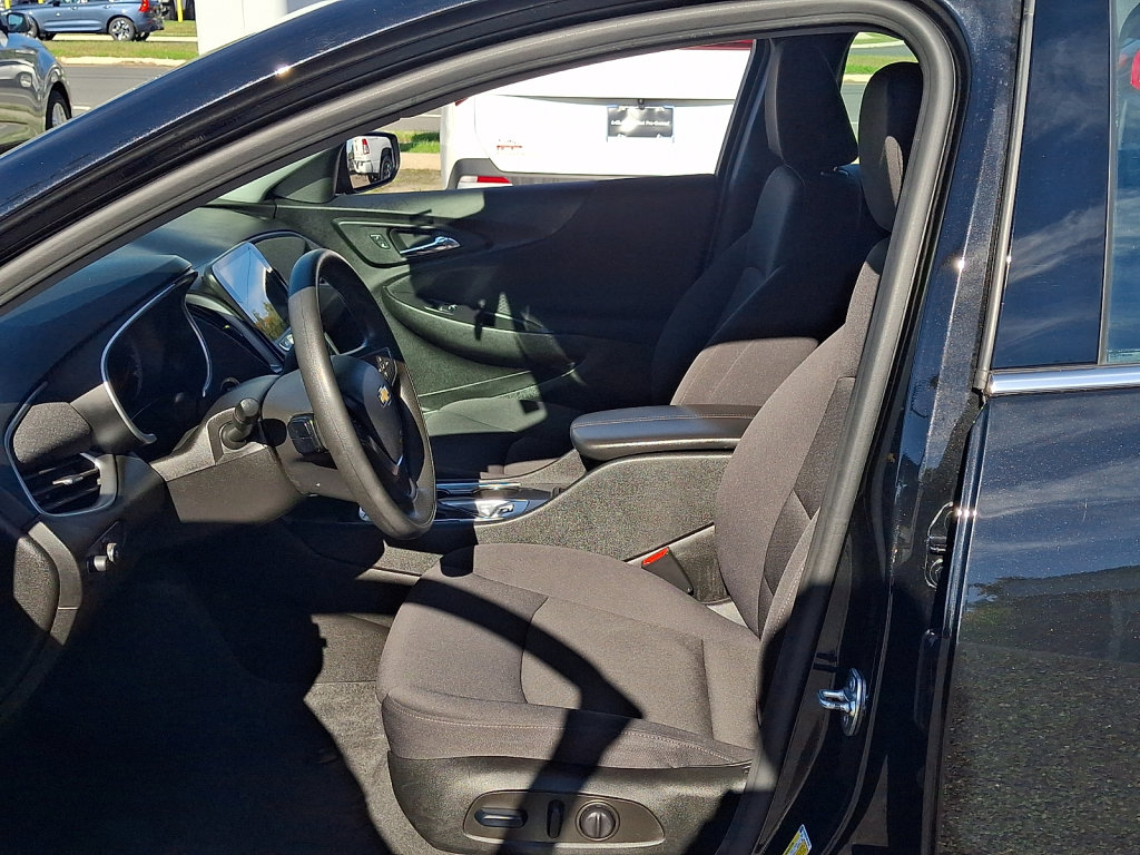 Used 2024 Chevrolet Malibu LT FWD image 27