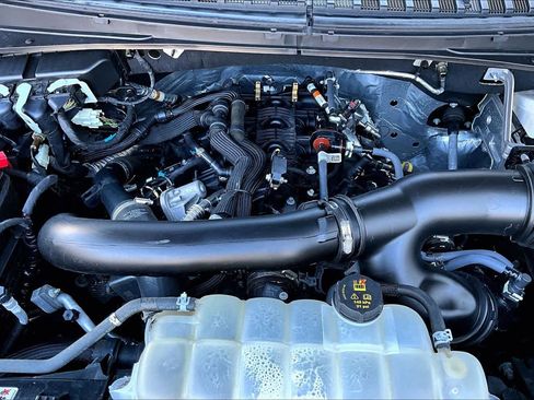 Certified 2022 Ford Expedition XLT image 32