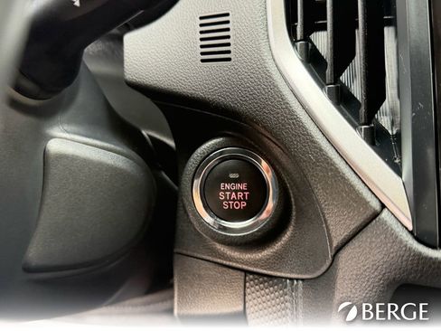 Used 2022 Subaru Forester Premium AWD/4WD image 35