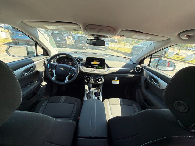 New 2026 Chevrolet Blazer LT w/ LPO, Black Sport Package FWD image 30