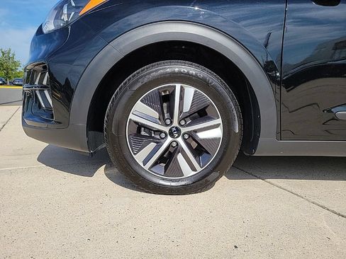 Used 2020 Kia Niro LXS FWD image 8