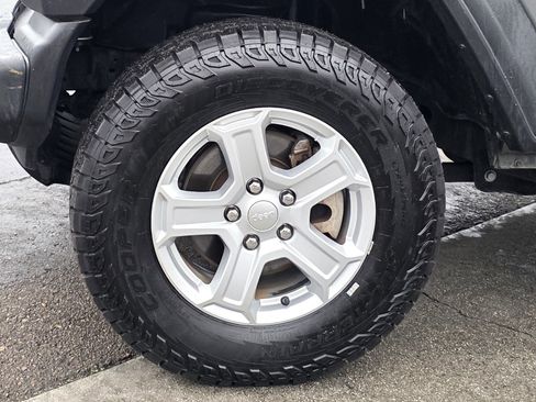 Certified 2021 Jeep Wrangler Sport S image 9