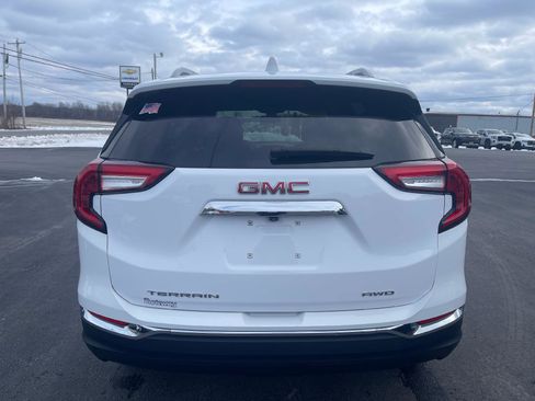 Used 2024 GMC Terrain SLT image 6