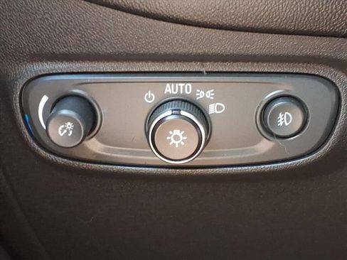 Used 2021 Chevrolet Equinox Premier FWD image 12