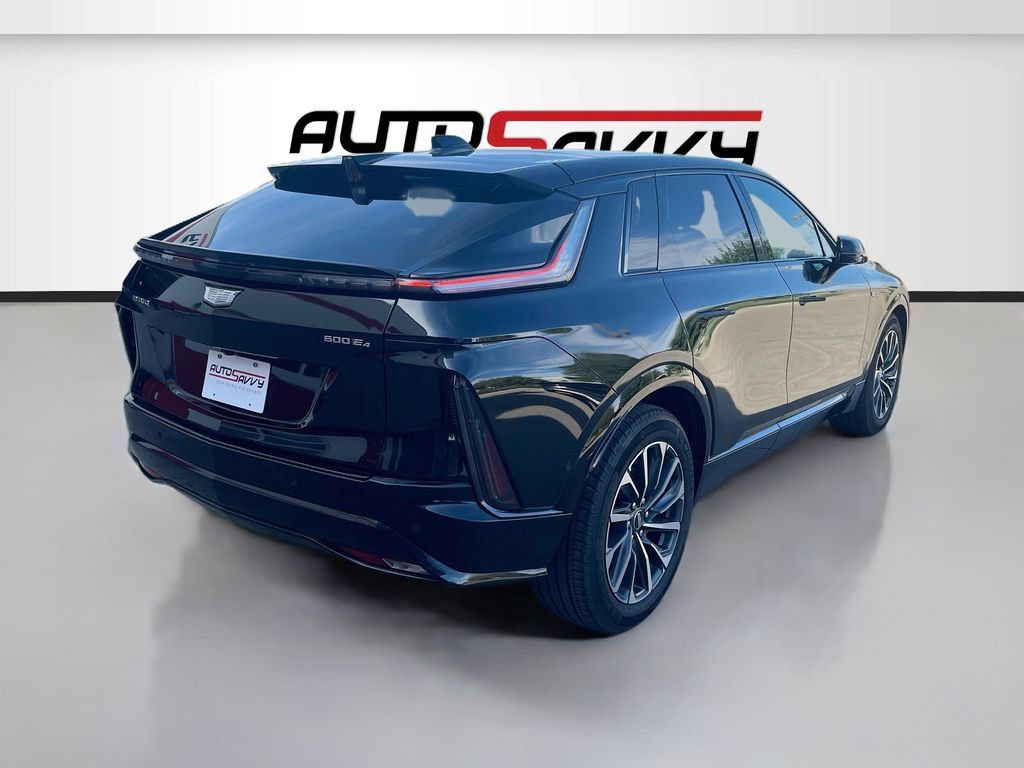 Used 2025 Cadillac Lyriq Sport AWD/4WD image 7