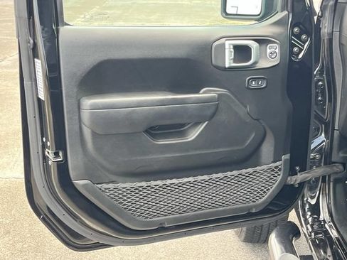 Used 2022 Jeep Gladiator Sport AWD/4WD image 24