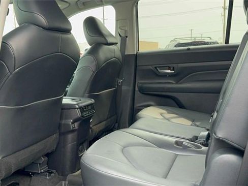 Used 2024 Toyota Grand Highlander XLE image 11