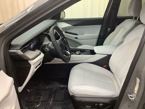 New 2026 Jeep Cherokee Laredo AWD/4WD image 14