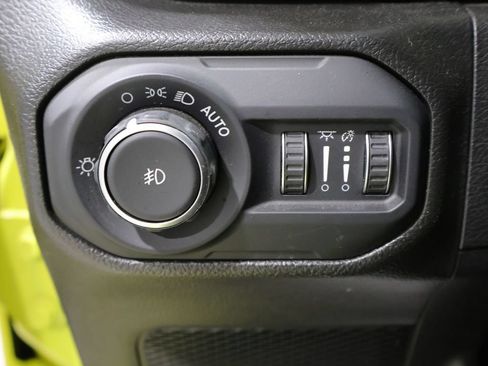 Used 2022 Jeep Wrangler Unlimited Sport w/ Xtreme Recon 35" Tire Package AWD/4WD image 30