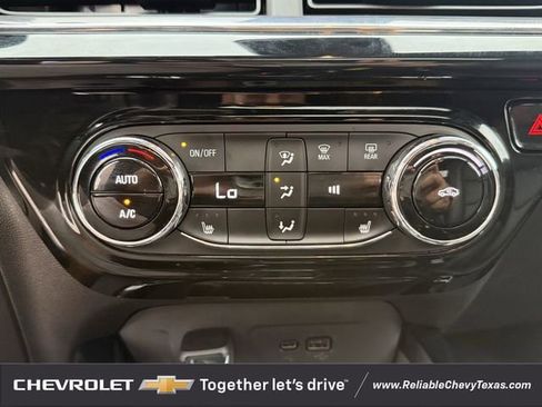 Used 2025 Chevrolet Trax RS w/ Sunroof Package FWD image 22