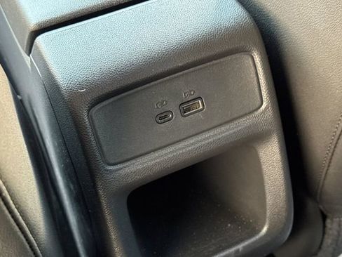 Used 2025 Chevrolet Trax LT w/ LT Convenience Package image 39