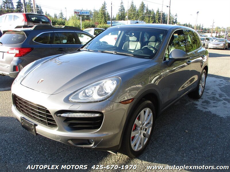Used 2011 Porsche Cayenne Turbo AWD/4WD image 3