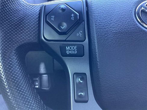 Used 2022 Toyota Tacoma TRD Sport image 17