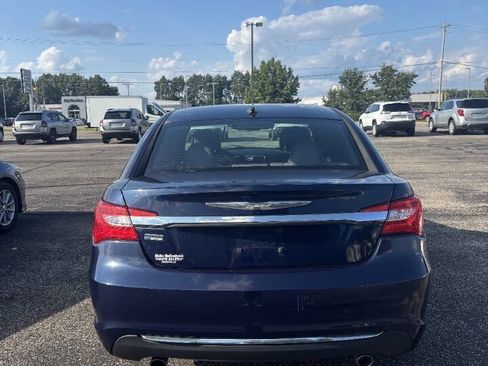 Used 2013 Chrysler 200 LX FWD image 8