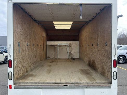 Used 2015 Ford E-350 and Econoline 350 Super Duty image 7