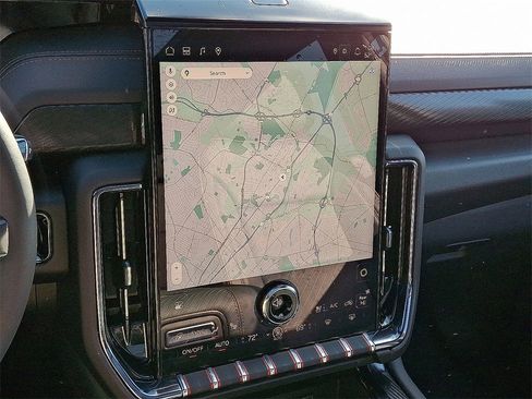 Used 2025 GMC Yukon AT4 w/ AT4 Premium Package image 16