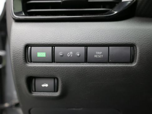 Used 2021 Nissan Sentra SV w/ SV Premium Package FWD image 18