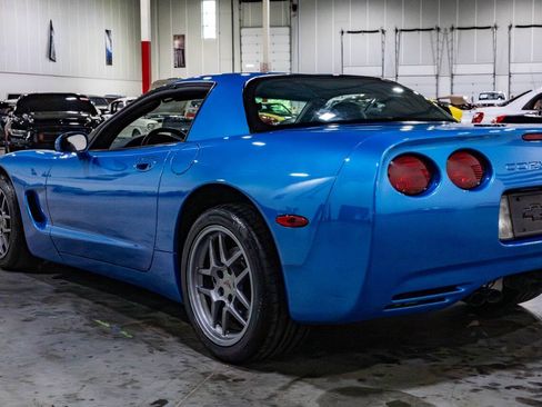 Used 1999 Chevrolet Corvette Coupe RWD image 22