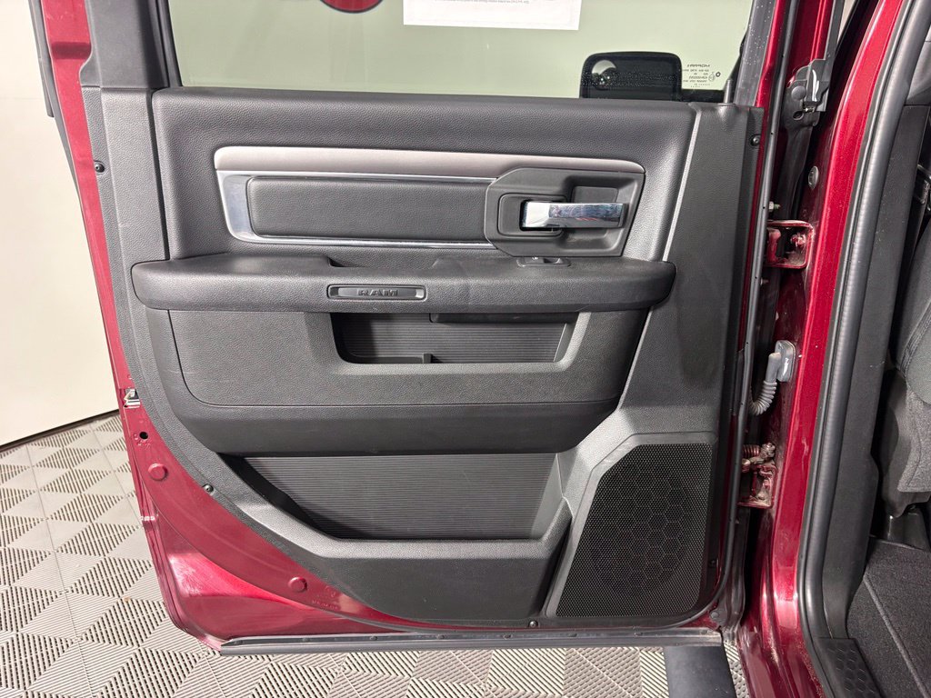 Used 2022 RAM 1500 Warlock AWD/4WD image 40