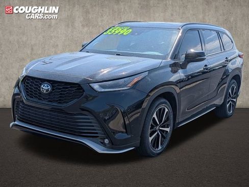 Used 2022 Toyota Highlander XSE AWD/4WD image 3