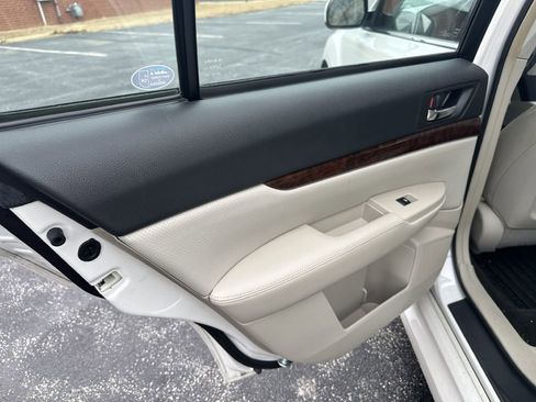 Used 2014 Subaru Legacy 2.5i Limited image 29