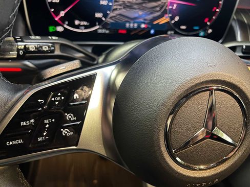 Used 2025 Mercedes-Benz GLC 300 4MATIC image 28