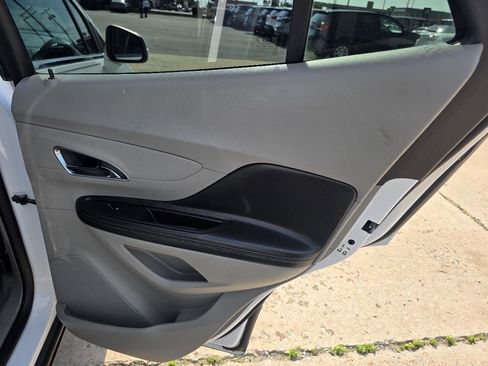 Used 2016 Buick Encore FWD image 19