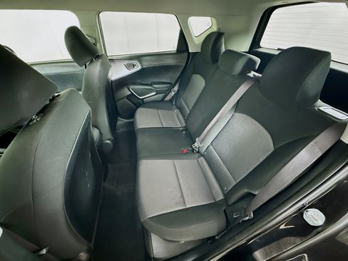 Used 2025 Kia Soul LX w/ LX Technology Package image 26