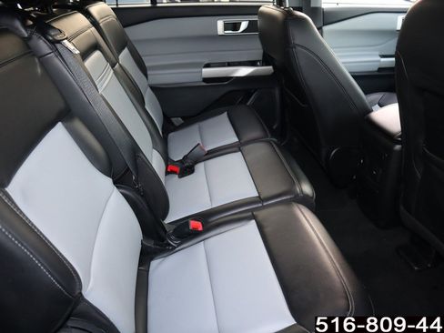 Used 2022 Ford Explorer XLT w/ Equipment Group 202A image 14