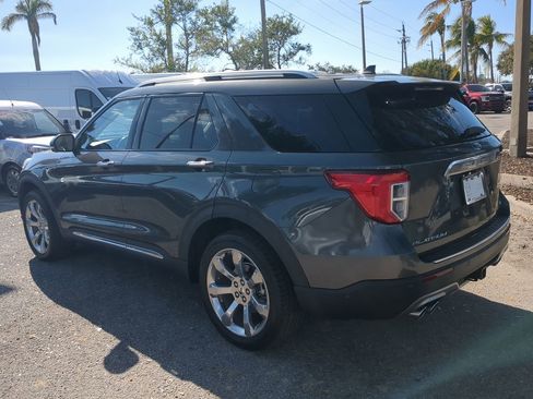 Used 2020 Ford Explorer Platinum w/ Premium Technology Package image 7