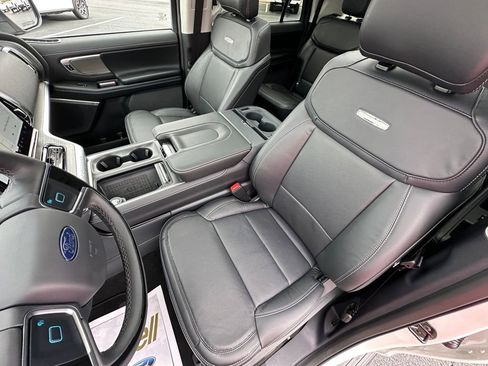 New 2025 Ford Expedition Max Platinum w/ Driver's Package image 16