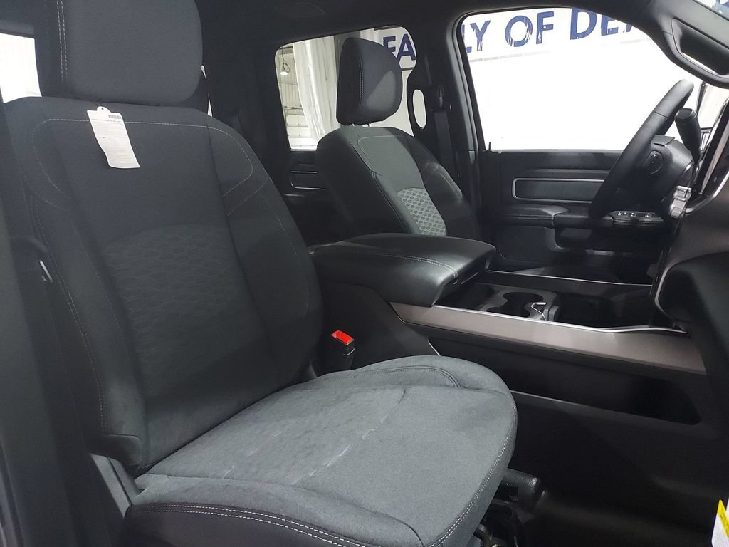 New 2026 RAM 3500 Big Horn AWD/4WD image 30